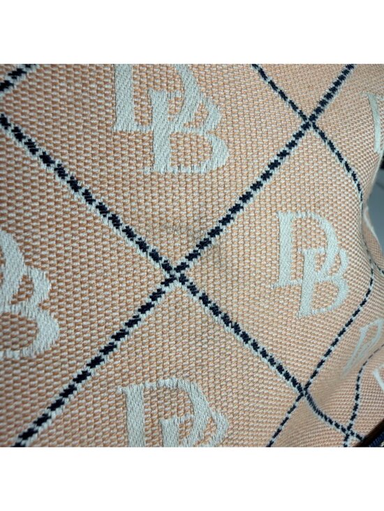 Vintage Dooney Bourke Peach Maxi Quilt Navy Blue Leather Trim Crossbody Bag - Picture 7 of 16